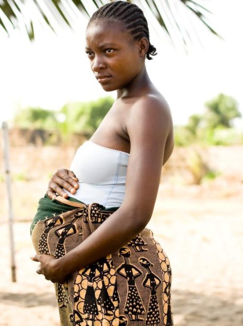 pregnant_african_woman-istock_000012169363small